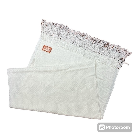 Figueroa Alpaca Fringed Scarf Winter White Textured Pattern EUC - Picture 2 of 6